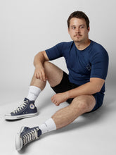 Load image into Gallery viewer, T-shirt ajusté bleu marin à manches courtes